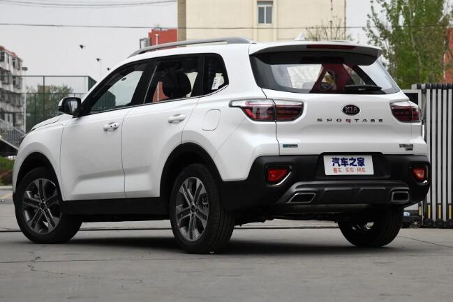 起亞這款車的外觀設(shè)計(jì)人性化帥氣適合城市年輕人