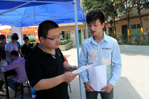成功創(chuàng)業(yè)學(xué)子王淵返校招聘學(xué)弟學(xué)妹