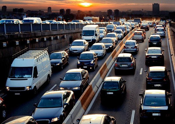 汽車鈑金是成都萬通汽車學校的熱門、美好就業(yè)專業(yè)