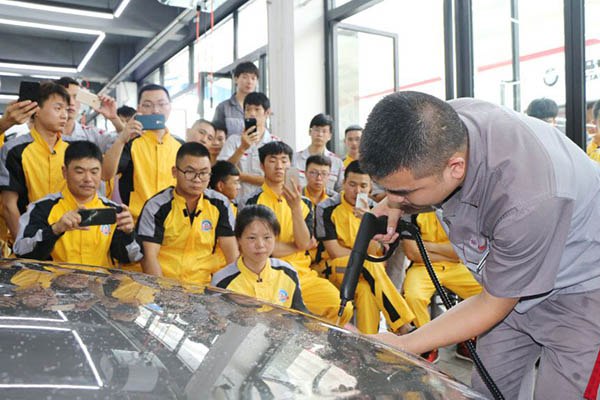 六月來成都萬通體驗汽車新技術(shù)