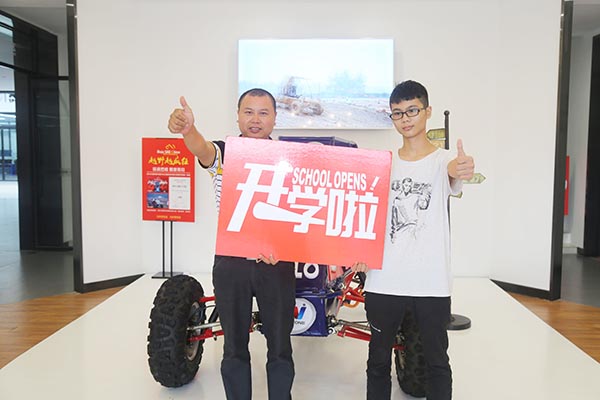 來(lái)四川萬(wàn)通學(xué)汽車 技能學(xué)歷雙收獲